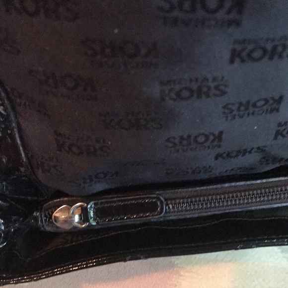 Michael Kors patent leather quilted crossbody bag - Picture 14 of 16